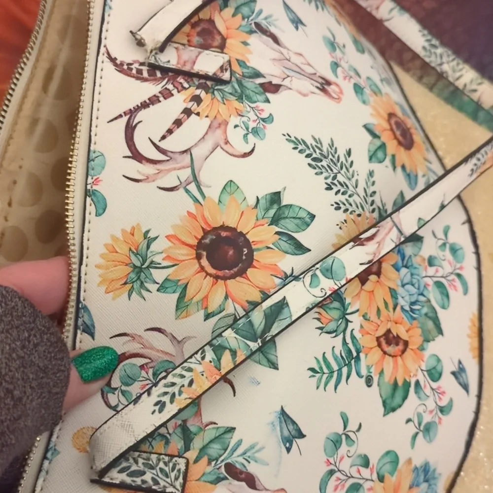 Well Used Kate Spade 🌻 Tote - Picture 14 of 17